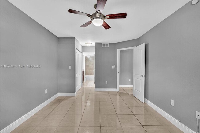 Building Photo - 2890 N Oakland Forest Dr