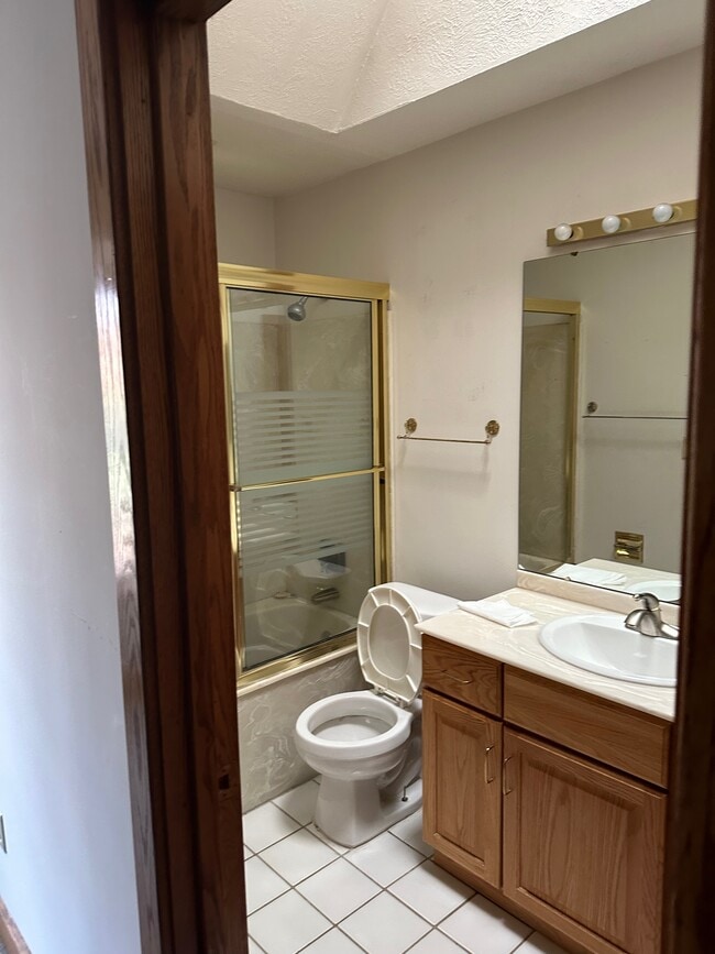 Building Photo - 6311 Saint Andrews Dr