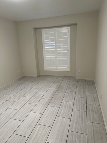 Building Photo - 5449 E Fairfield St