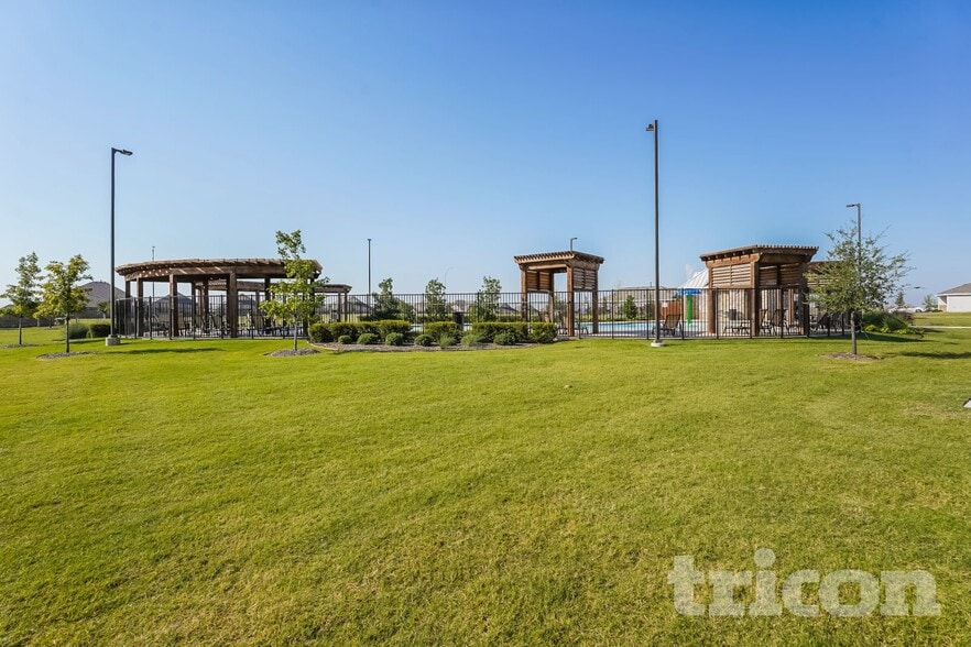 Building Photo - 2701 Brushy Lk Dr
