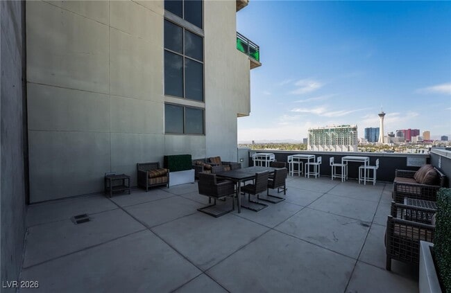 Building Photo - 353 E Bonneville Ave