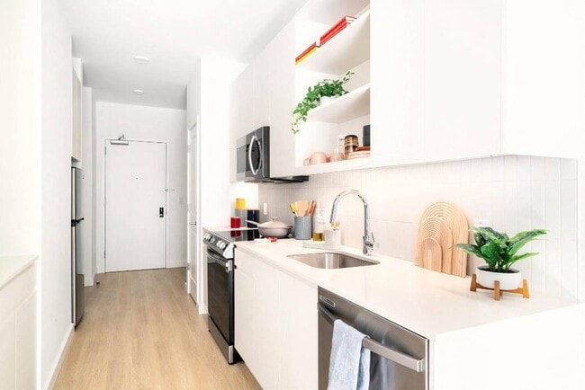 Building Photo - 3 New York Ave