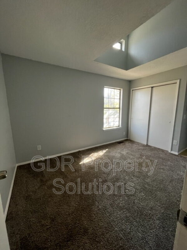 Building Photo - 706 Fruit Ave NW
