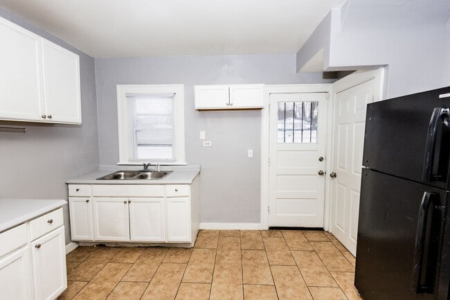 Building Photo - 1561 E 204th St