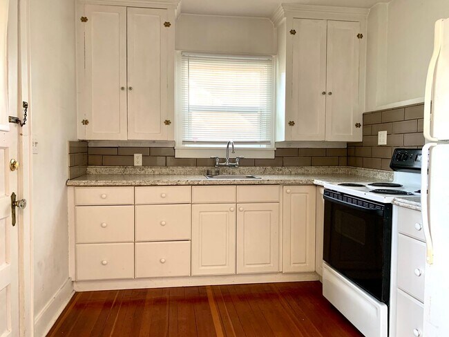 Building Photo - Cadmus Court Triplex #14158