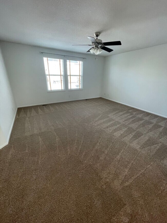 Building Photo - Spacious and Bright with a GREAT YARD,4bd/3.5 ba Home in Northglenn, Near Parks, New Paint and Ca...