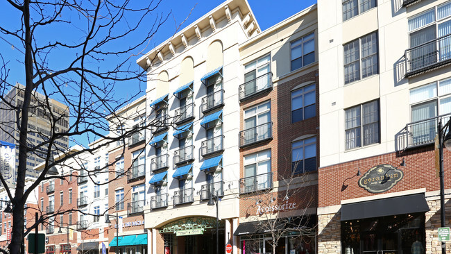 Building Photo - Residences at the Boulevard