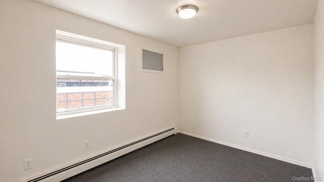 Building Photo - 3-34 Beach 87th St