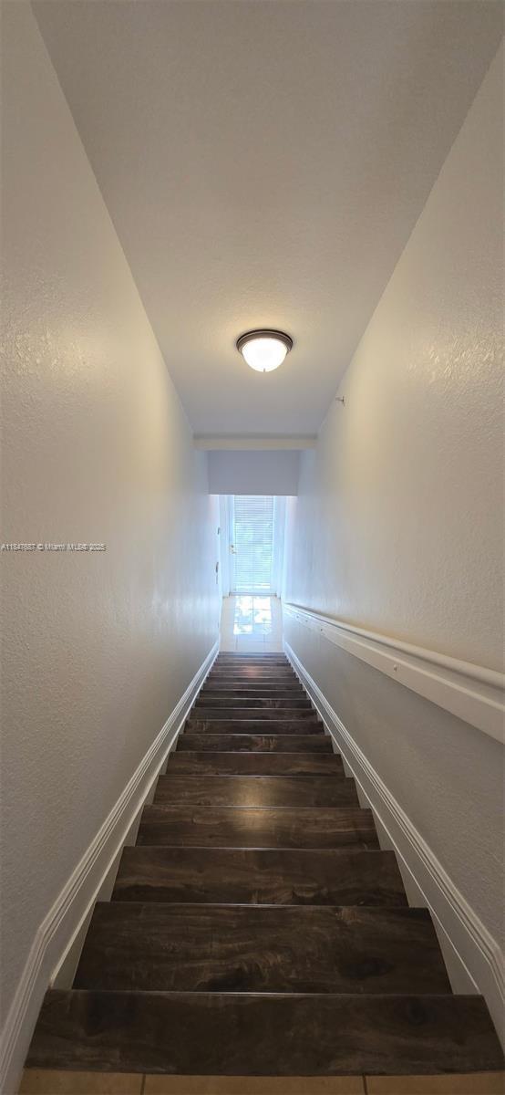 Building Photo - 929 SW 147th Ave