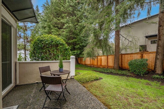 Building Photo - 2Bd/2Ba Bellevue Condo