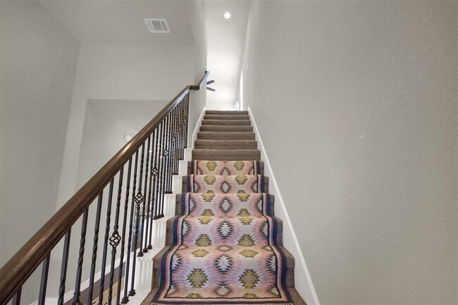 Building Photo - 305 Satsuma Dr