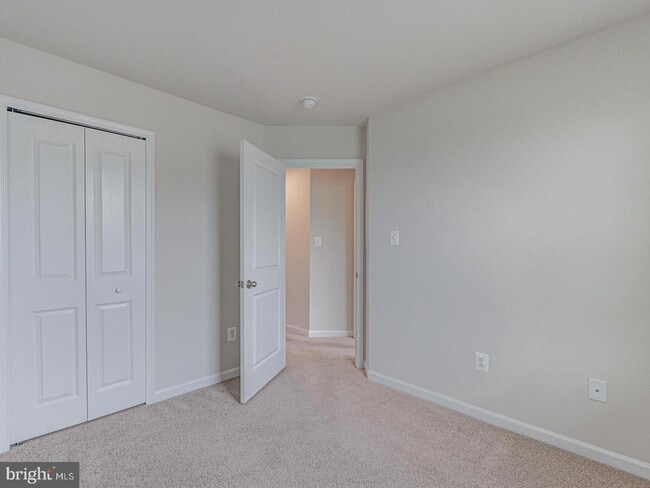 Building Photo - 290 Sage Cir