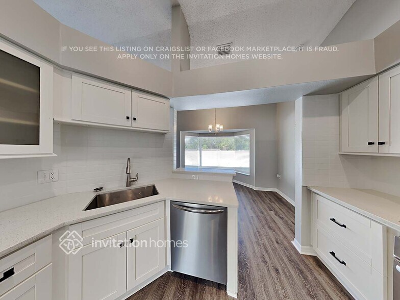 Building Photo - 2330 Tioga Dr