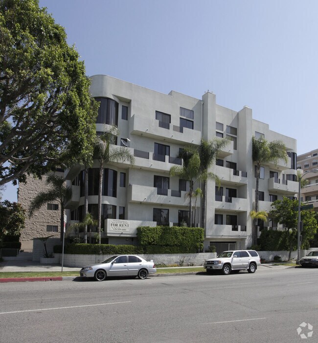 Building Photo - 9135 Burton Way