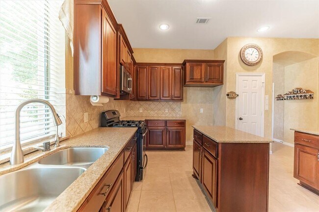 Building Photo - 18419 Willow Oak Bend Dr