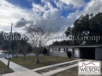 Building Photo - 900 Jamela Dr