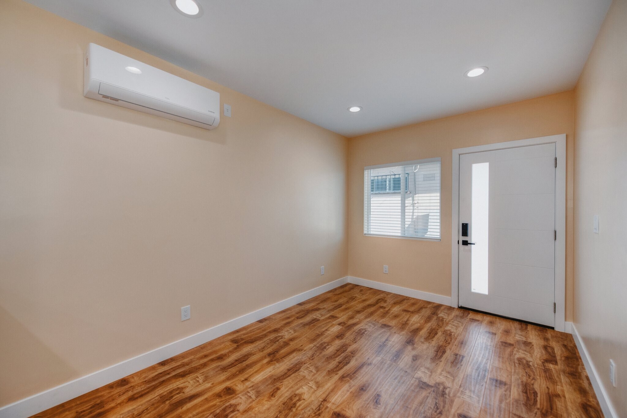 Building Photo - 2703 W Alondra Blvd