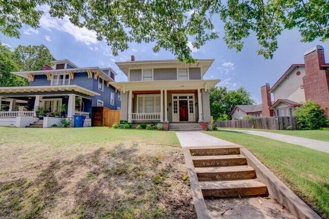 Building Photo - Downtown 3/2.5 Fully Remodeled!