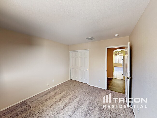 Building Photo - 45554 W Ranch Rd