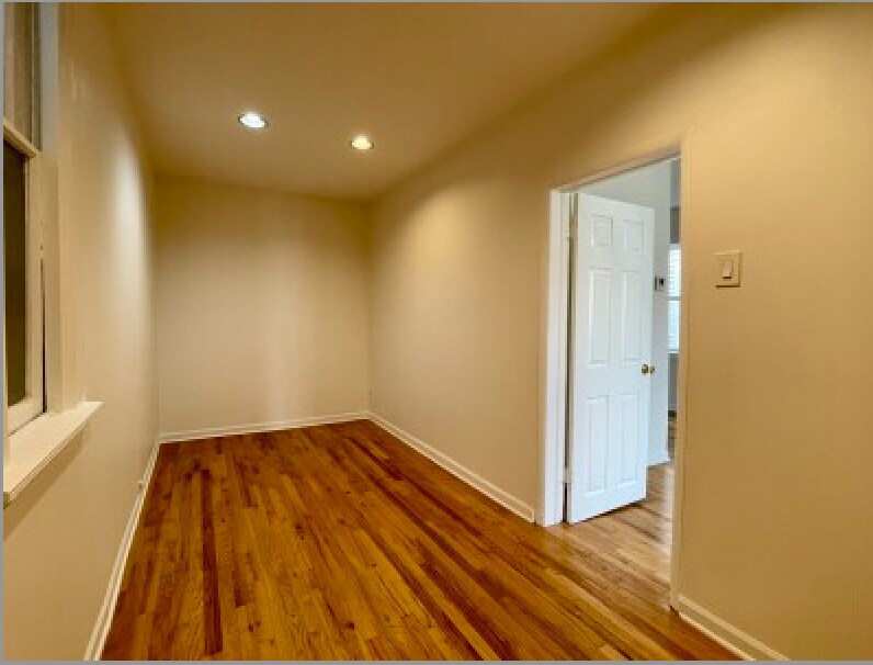 Building Photo - 2221 N Hoyne Ave