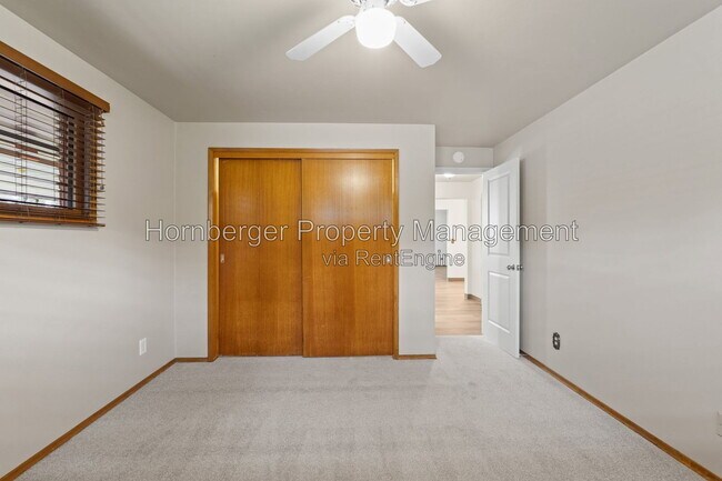 Building Photo - 10714 E Valleyway Ave