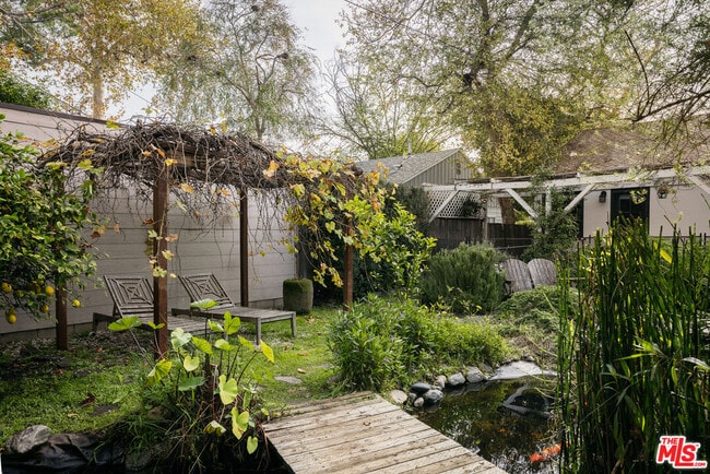 Building Photo - 11523 Albers St