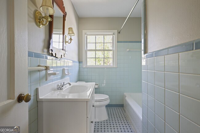 Building Photo - 849 Kipling Dr NW