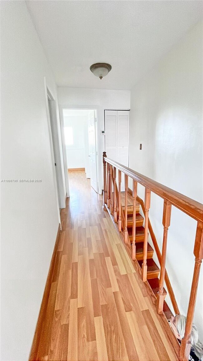 Building Photo - 1283 W 51st Pl