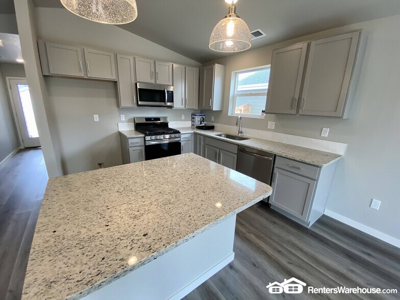 Building Photo - 508 Bobcat Ct
