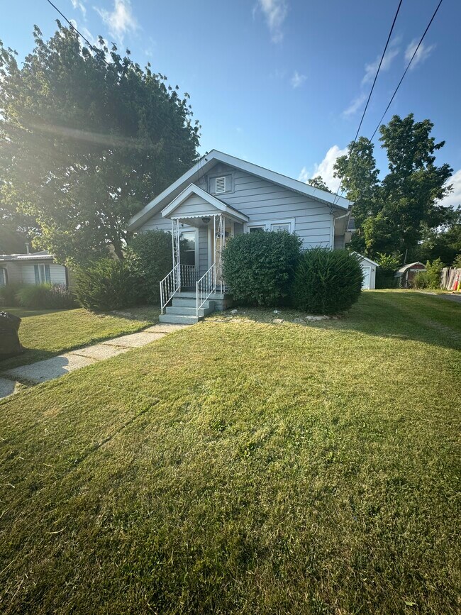 Primary Photo - 912 Oak Grove Ave