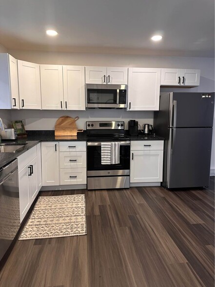 Building Photo - 114 Lebanon Rd