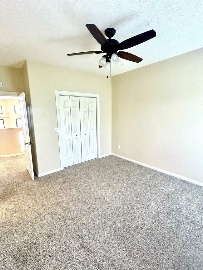 Building Photo - 807 Kipp Ave