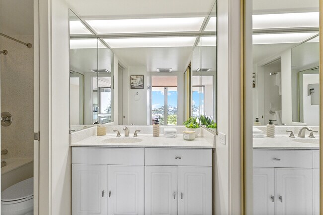 Building Photo - 1860 Ala Moana Blvd