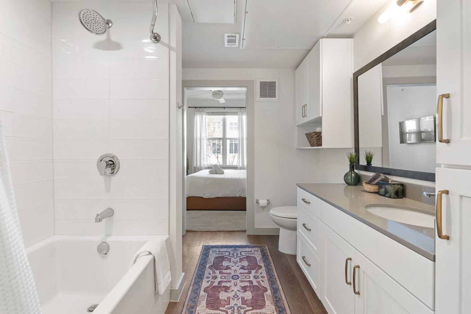 Building Photo - 1301 Leah Ave