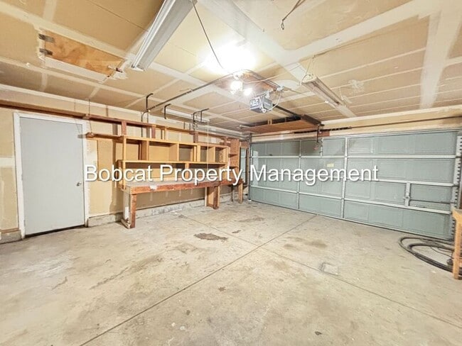 Building Photo - 2319 Blue Haven Ln