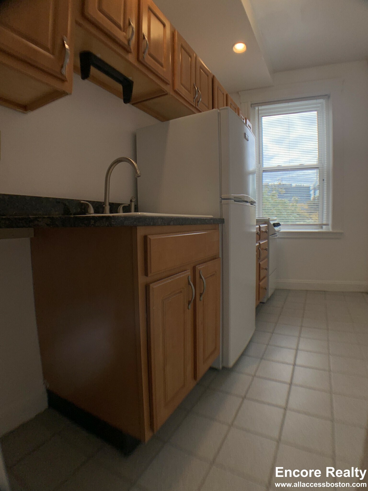 Building Photo - 195 Park Dr