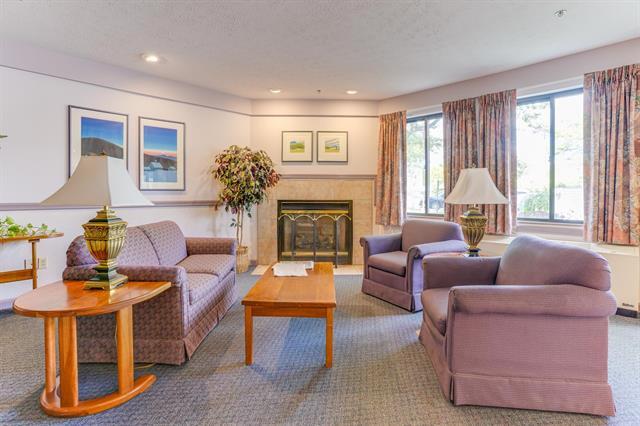 Building Photo - 10 Kellogg Rd