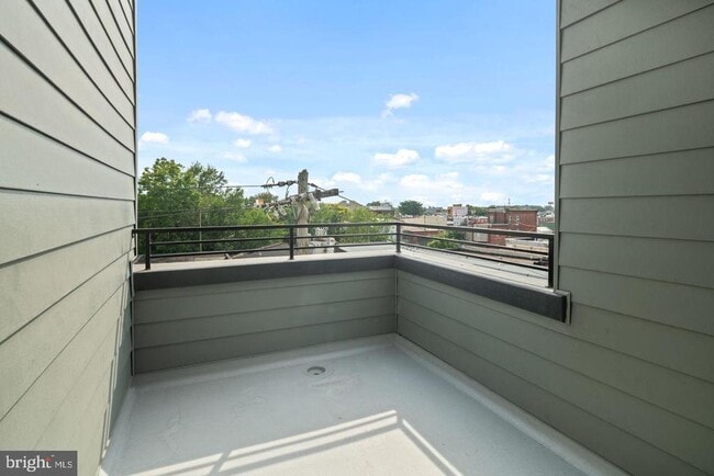 Building Photo - 2721 Federal St