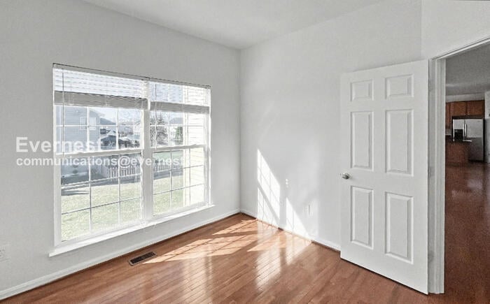 Building Photo - 800 Fairwood Dr