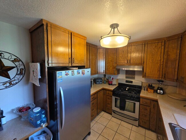 Building Photo - 5675 E Burris Ln