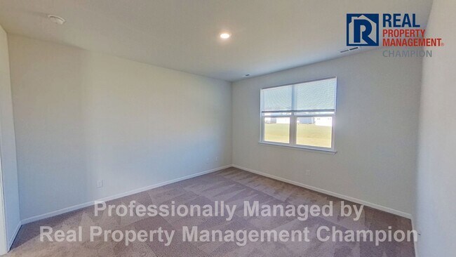 Building Photo - Beautiful 3 BD/2 BA Home in Riverside