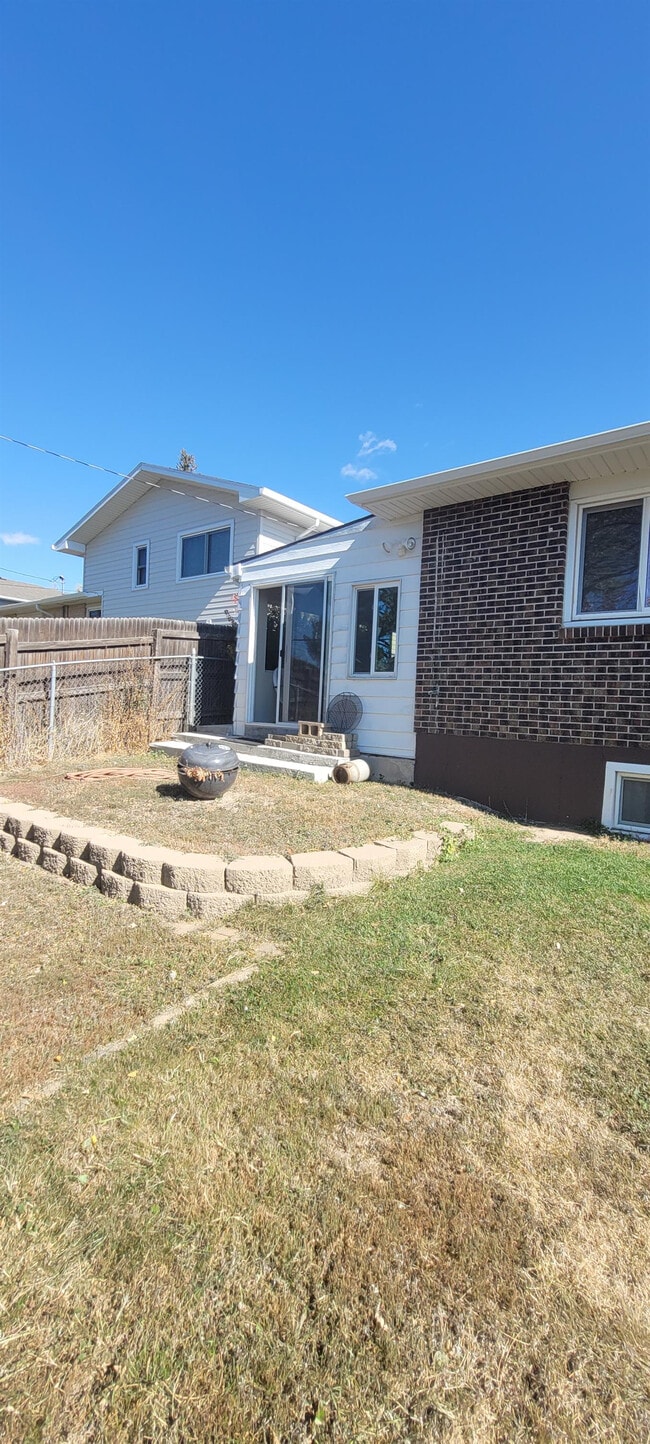 Building Photo - 6304 Kevin Ave