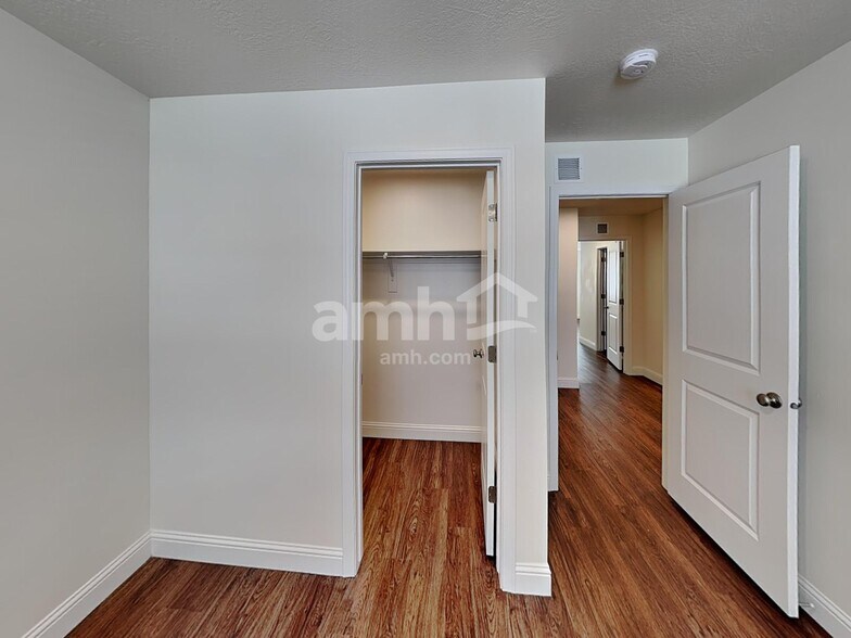 Building Photo - 7401 S Copper Rim Dr