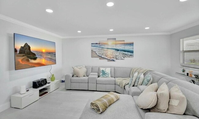 Building Photo - 581 Monaco Blvd