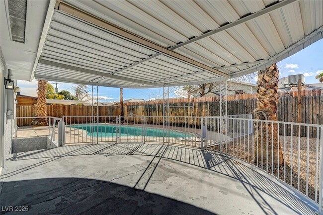 Building Photo - 6121 Edgewood Cir