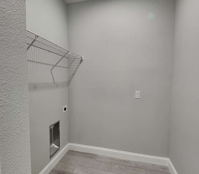 Building Photo - 8512 N Merrimac Way