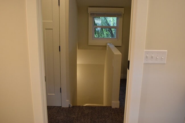 Building Photo - Renovated 3 Bedroom in Shelby Park close to Logan Street Market