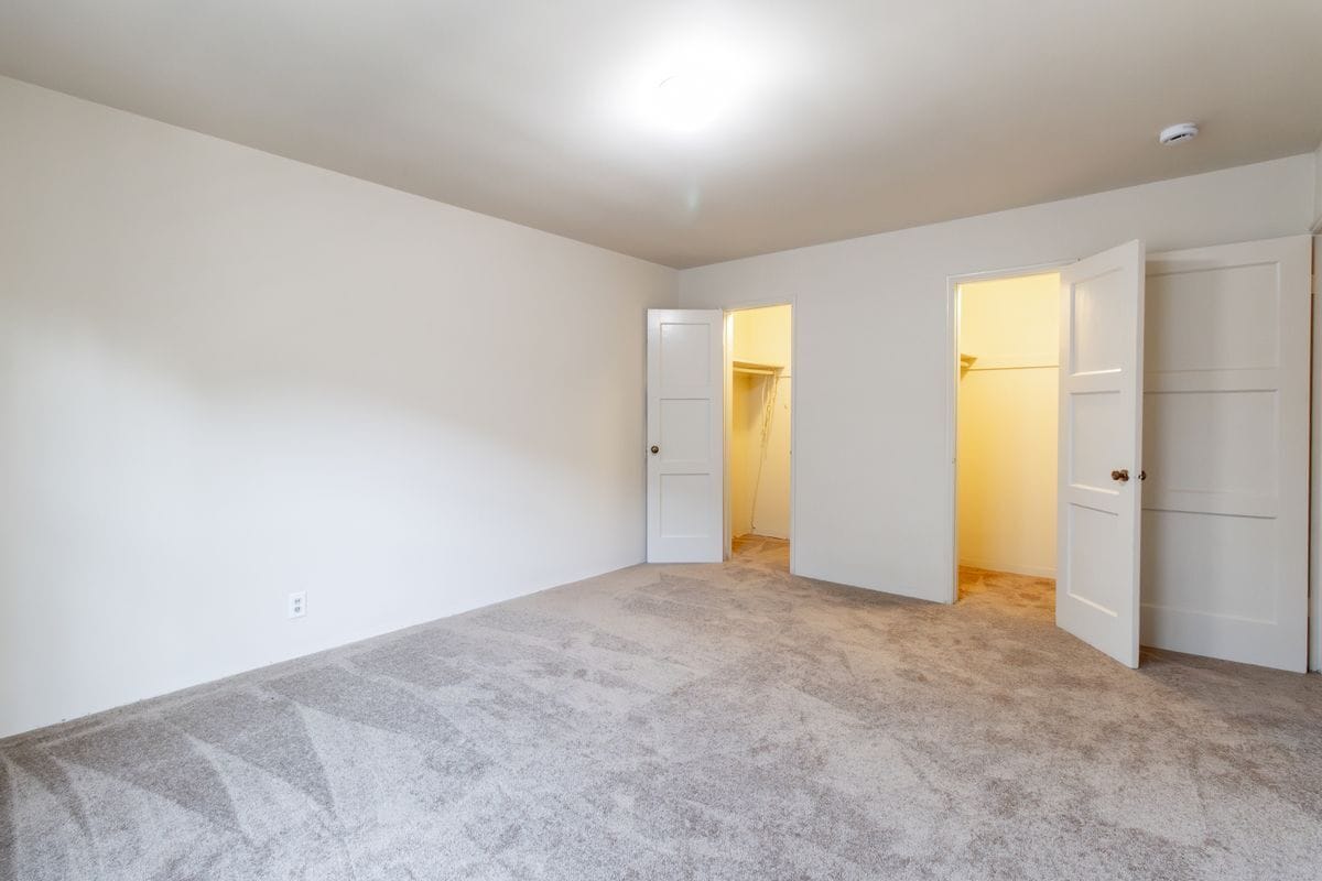 Building Photo - 449 N Euclid Ave