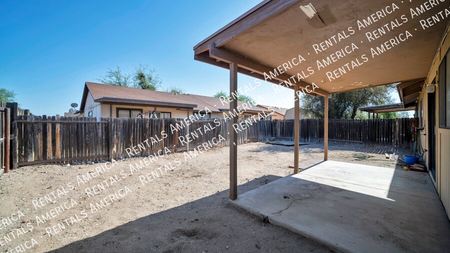 Building Photo - 8764 E Almond St