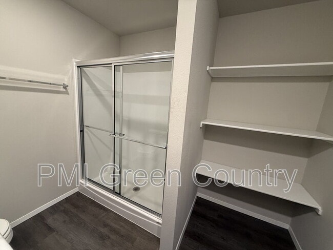 Building Photo - 29333 E 80th St S